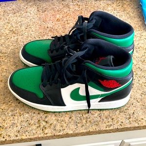 Jordan 1 mids